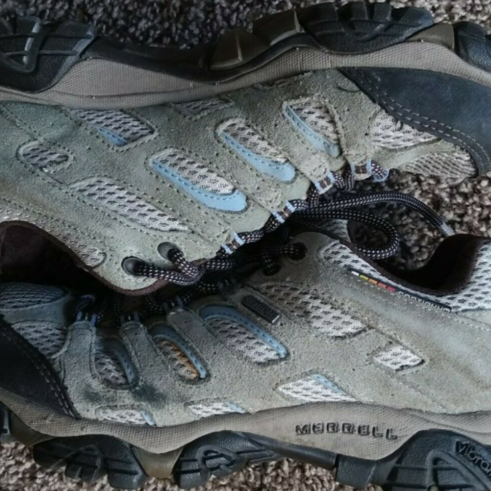 Women's Size 7.5 Merrell Continuum Hiking Shoes